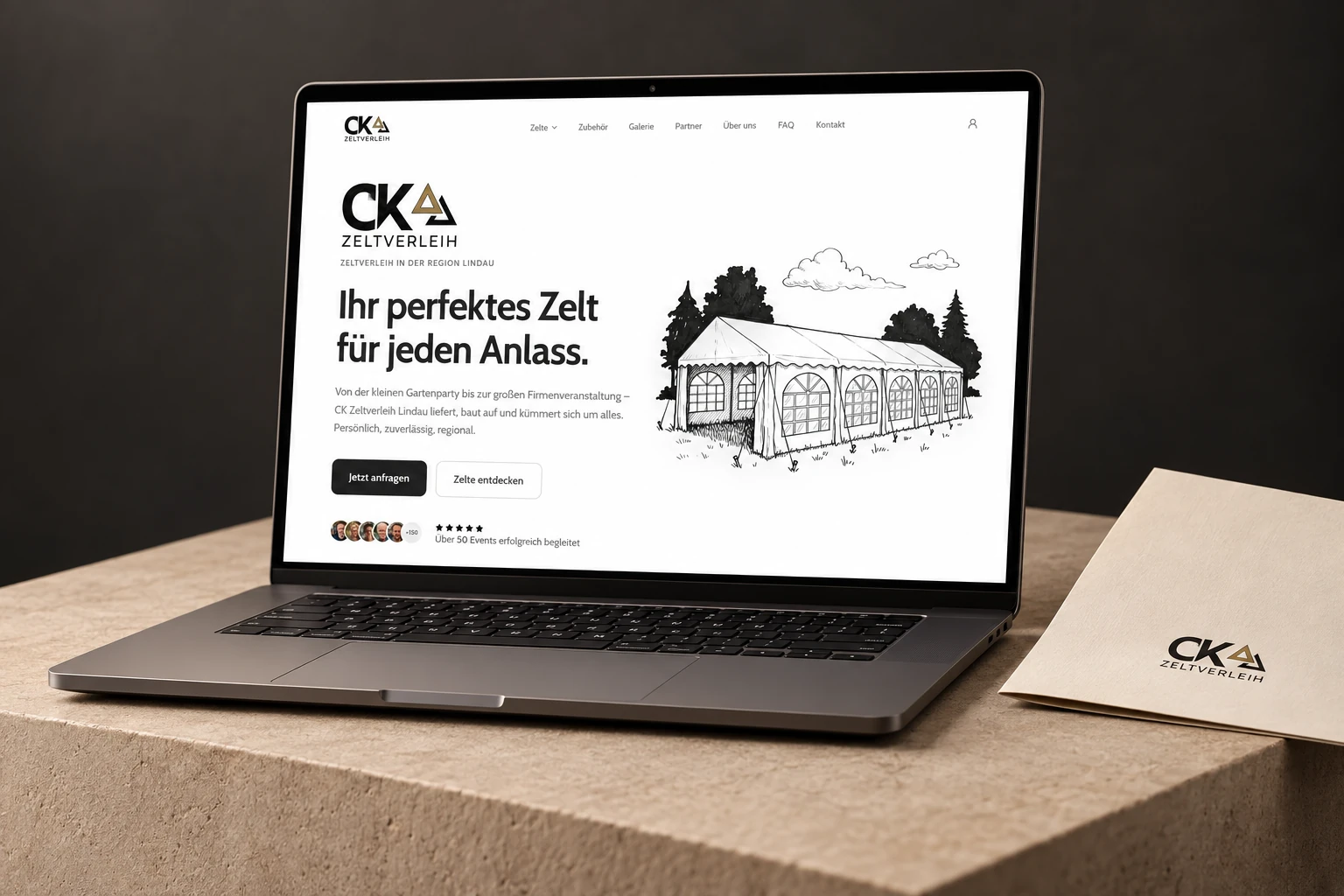 CK Zeltverleih Lindau: inszeniertes Laptop-Mockup der echten Website mit Original-Logo und gezeichnetem Festzelt.